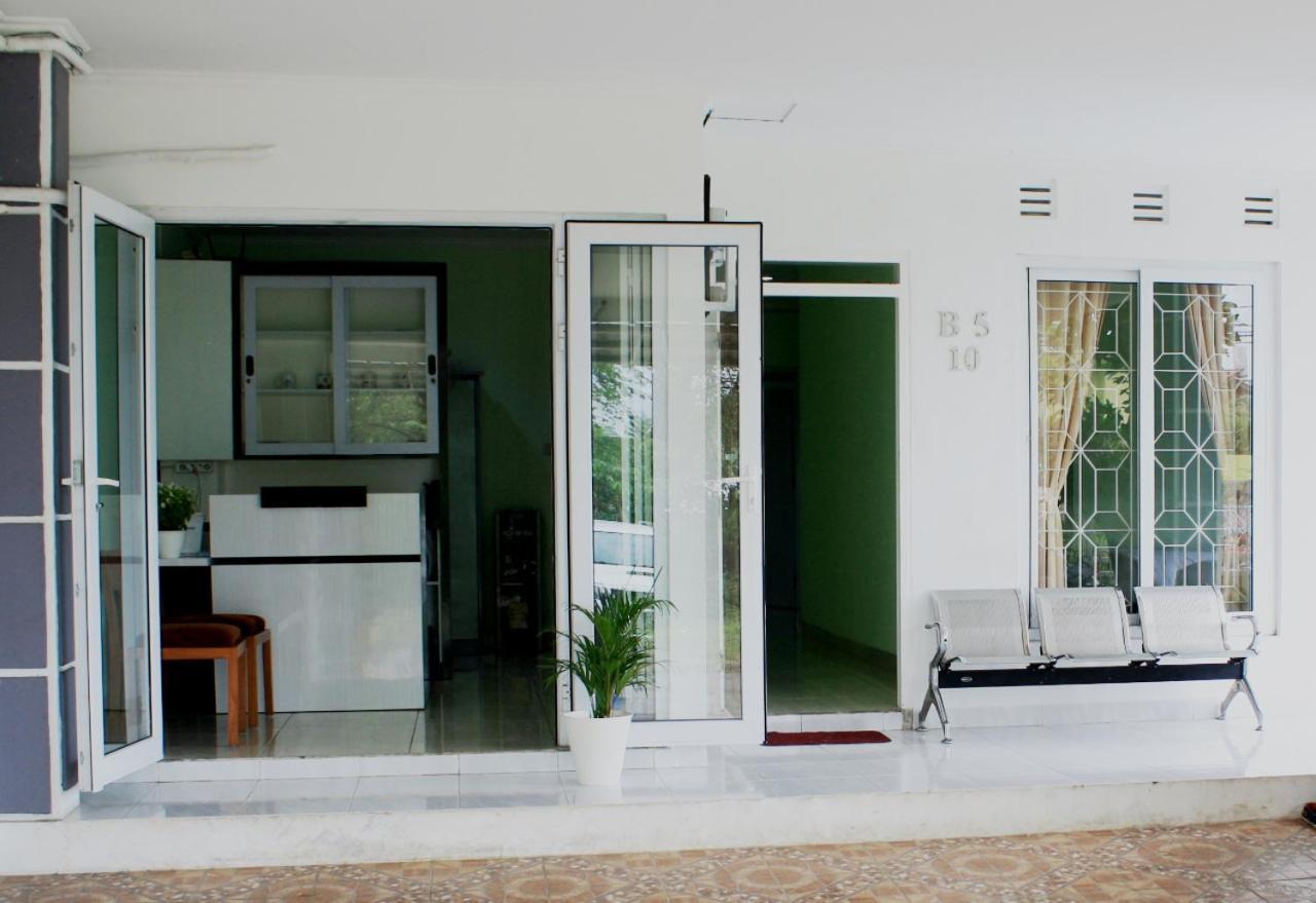 Hotel Aquina House Bogor Exterior foto